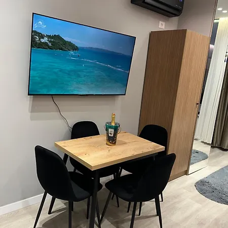 Premium * Golem (Tirana)